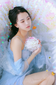 女士不遮阴小内搭